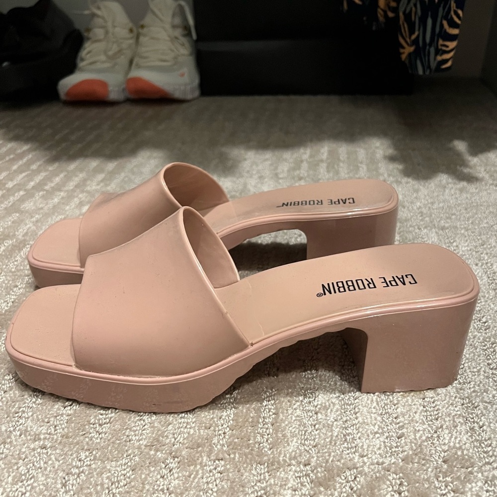 Worn once. Cape Robbin size 7 slides. Rubber. Nude.